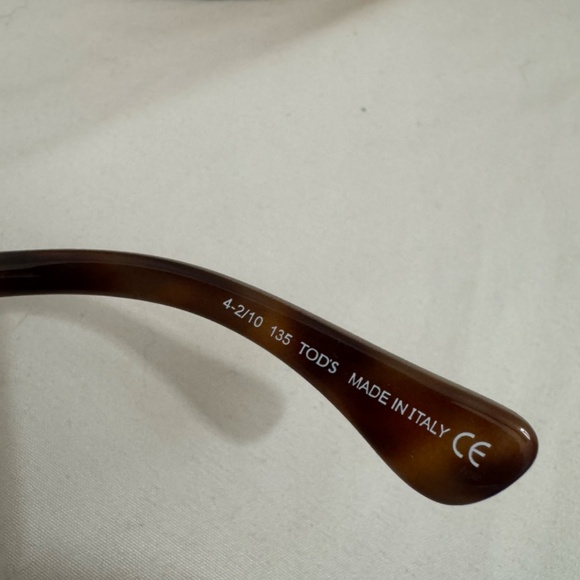 Tod's Sunglass 01 col 52F- Tortoise & Matte Gold - Picture 4 of 6